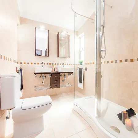 Charming With Private Pool *